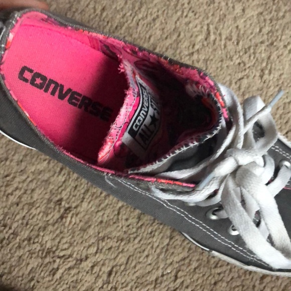 Converses - Picture 3 of 3